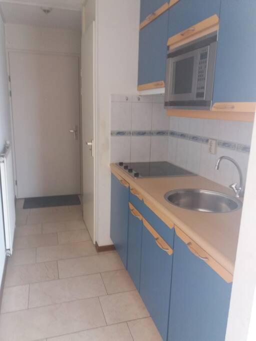 Beach Apartment +/- 5 Minutes To Sea, Self Checkin جوليانادورب المظهر الخارجي الصورة
